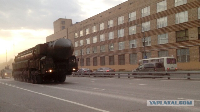 Как я не попал домой, но не пожалел. По Пресне танки грохотали!