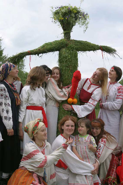 Вы ругаете язычество, а сами являетесь язычниками .