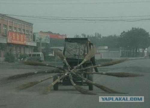У нас уборка в городе. А у вас?