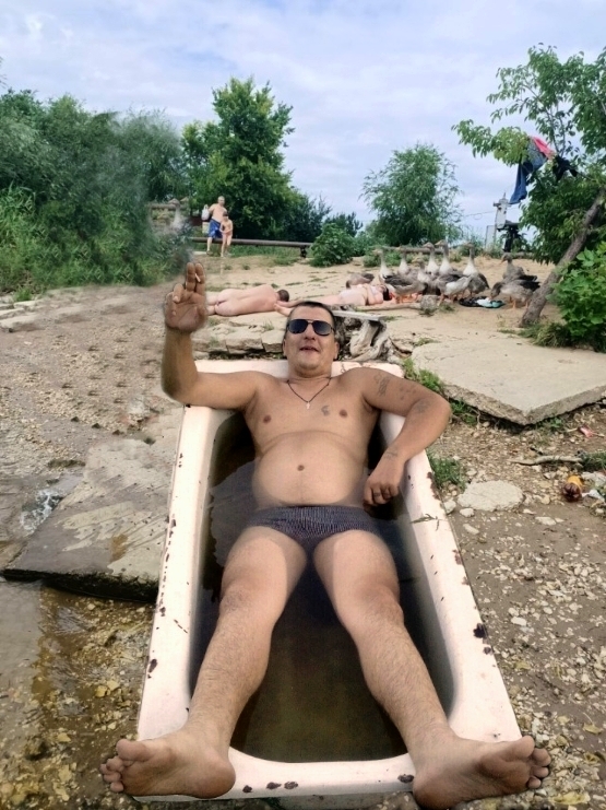 Предлагаю пофантазировать, что было...