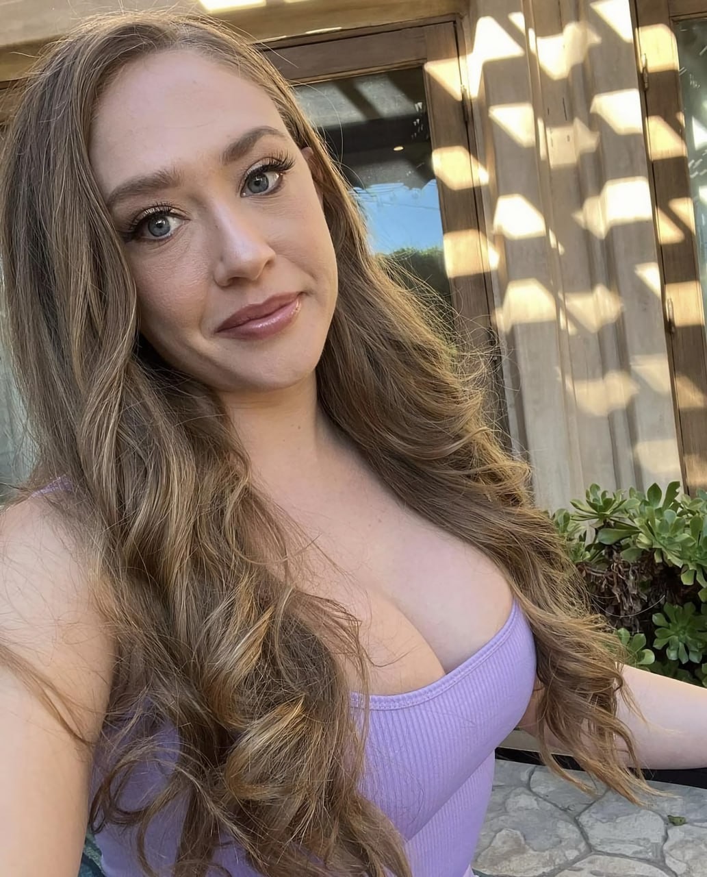 Порно видеолар 2 мин Үлкен кеуделердің винтаждық эротикалық фотосуреттері