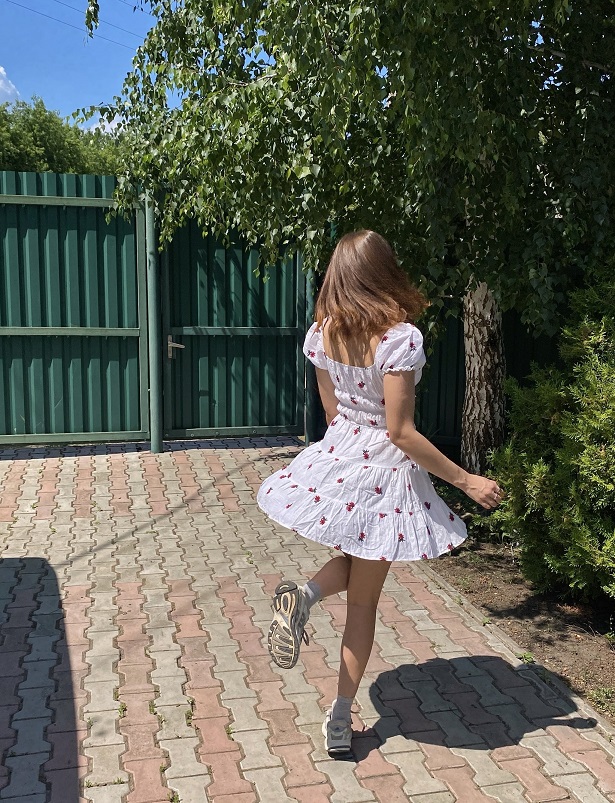 Ленка, фоткай быстре! Я позирую!