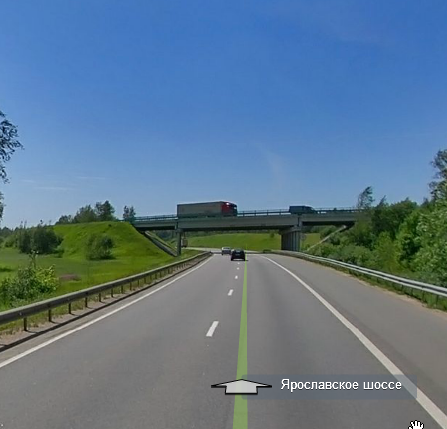 Дотрынделась по телефону в левом ряду трассы...
