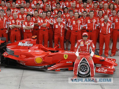 Молодая команда "механиков Ferrari"