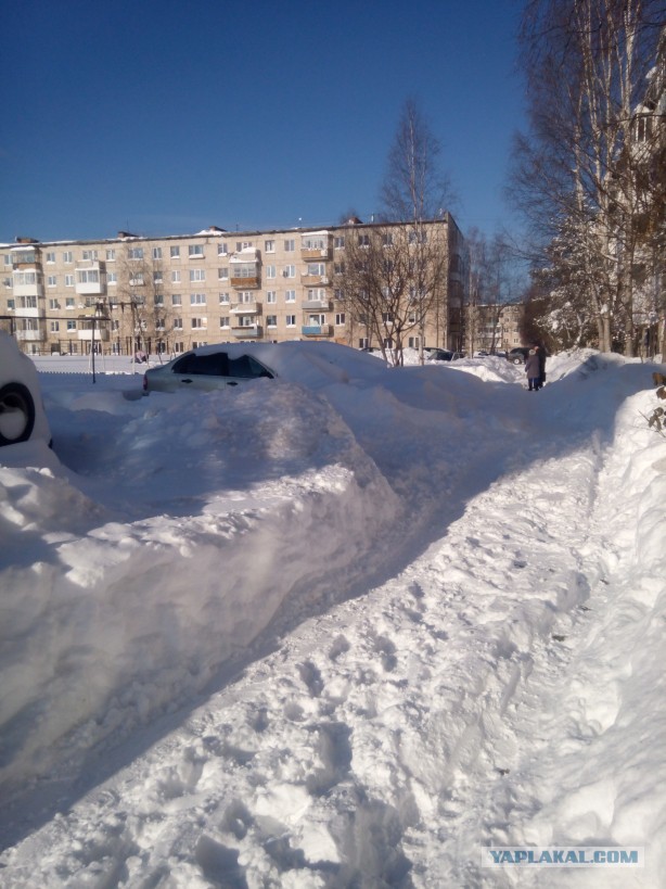 Омск встал в 10-балльных пробках после снегопада