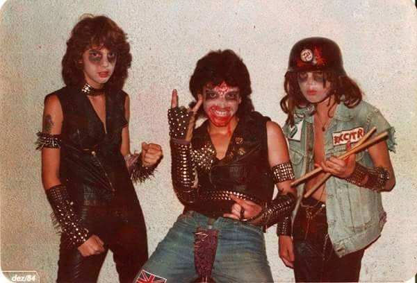 Знаменитости в детстве. Фото из домашних архивов