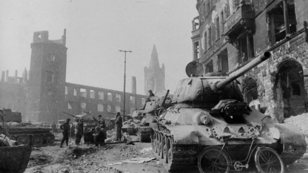 Фотографии связанных с историей Красной и Советской Армии.