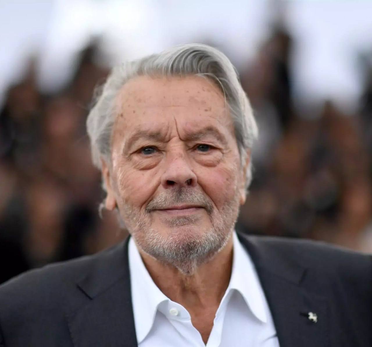 Отец продал дочь старику. Сериал азиз продал свою дочь старику. Отец продал дочь старику. Поцелуй старика и молодой девушки. Отец продал дочь старику.