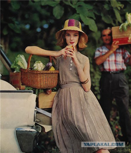 Ума Турман на пляже в Сен-Бартельми
