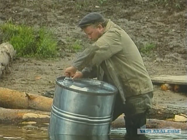 Село, где перевернулась фура с водкой.