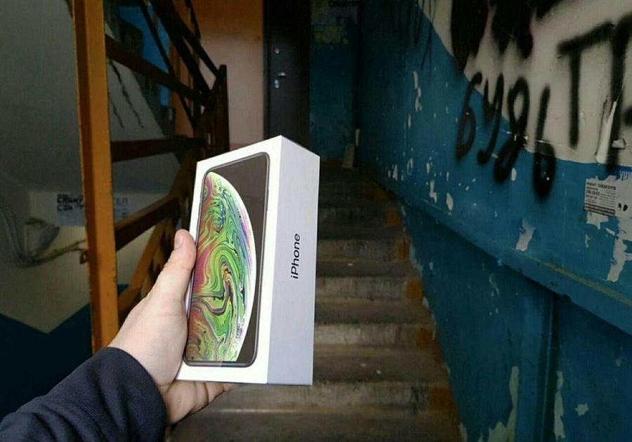 12107012.jpg