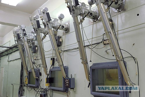 А давайте по фотке, кто как сейчас работает