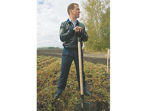 Медведев анонсировал создание в Петербурге аналога «Сколково». На него потратят 41 миллиард рублей