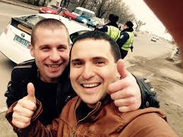 Известный борец с автохамами попался на грубом нарушении ПДД, а затем начал кричать на инспекторов, которые его остановили