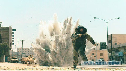 Школьник бросил петарду в люк