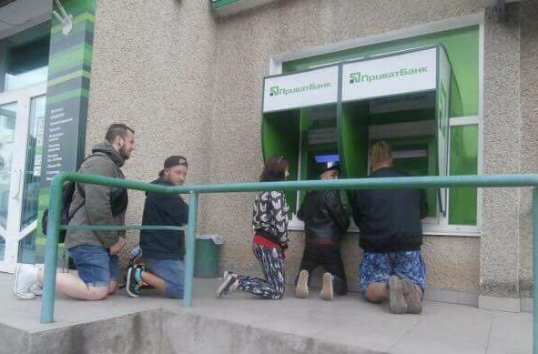 Просто так удобнее сидеть в кабинете
