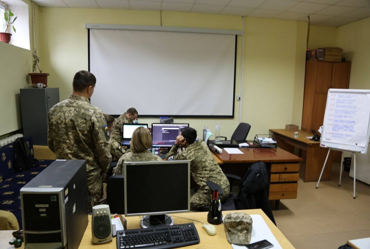 Центр информационно психологических операций. Центр информационно психологических операций. Центр информационно психологических операций. Ципсо украины мем. Силы психологических операций.