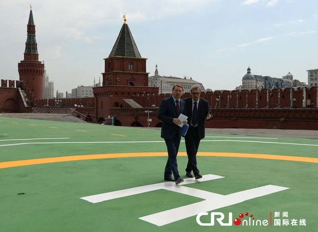 ⚡️Очевидцы сообщают, что прямо сейчас кортеж Путина едет в Кремль