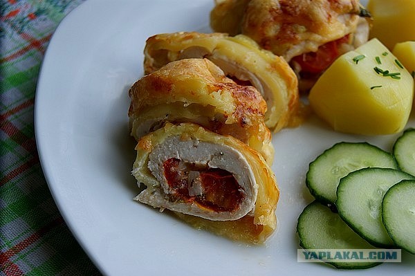 «Ишь грудь выпячила, бёдрами виляет, - Курица!», совместный пост  - Frau Marta и Mitsv