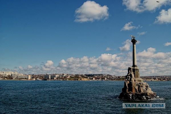 В море топят корабли