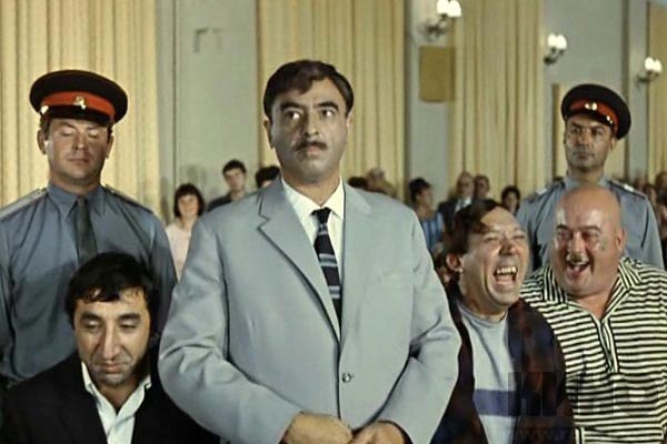 Шутник приклеил к унитазу 40-летнюю женщину