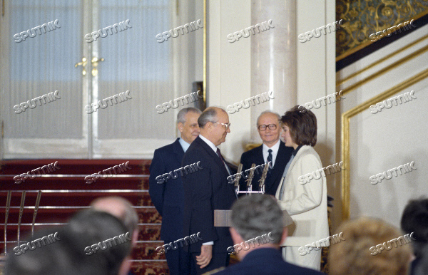 1 декабря 1988 года в Орджоникидзе преступники захватили в заложники целый школьный класс.