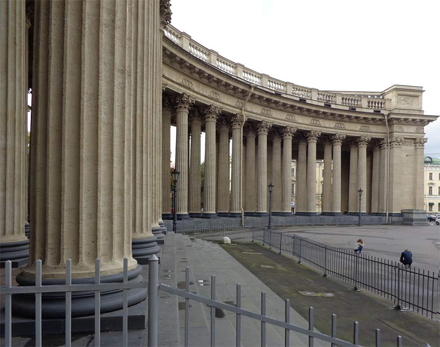 Колонны в москве