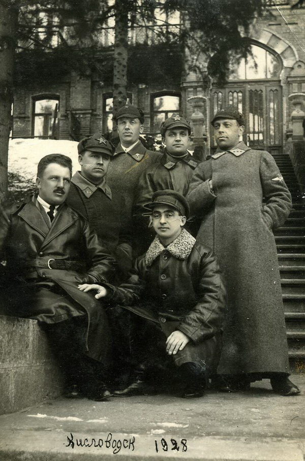 На заре Советской власти. (18 фотографий)