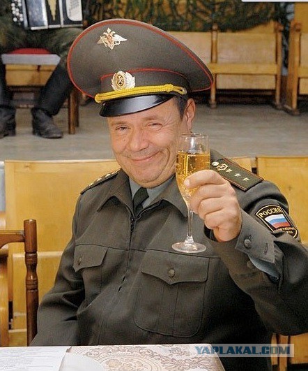 С 23 Февраля!