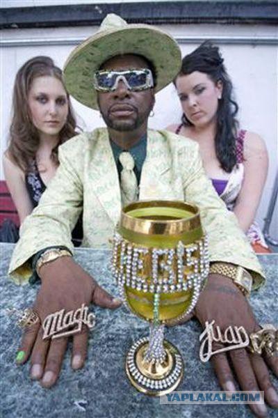 Охрана Флойда Мейвезера или "угадай, кто тут боец"