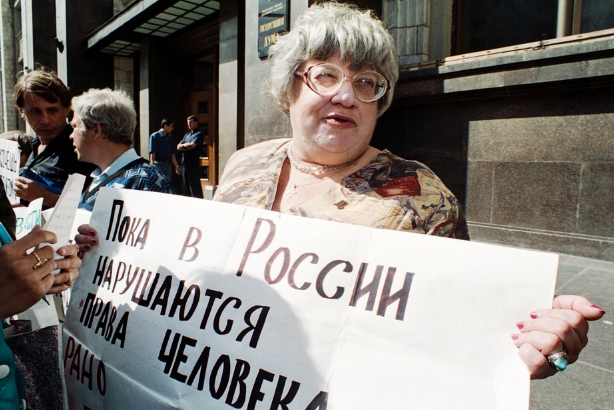 Обыденное для  "отсталого СССР" дело - выпуск современных аналогов зарубежных процессоров.