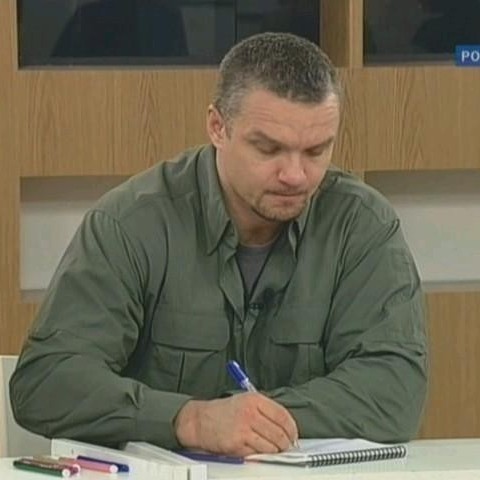Бессмертные водители пытаются проехать через закрытую ледовую переправу
