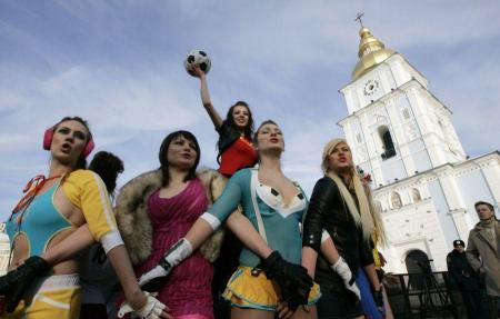 Femen за Евро 2012 без проституции