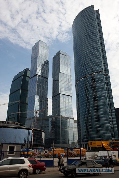 москоу сити в 2002 году. сити 20 лет. москва сити 2100. самое высокое здание в белгороде. москва сити 2006 год.