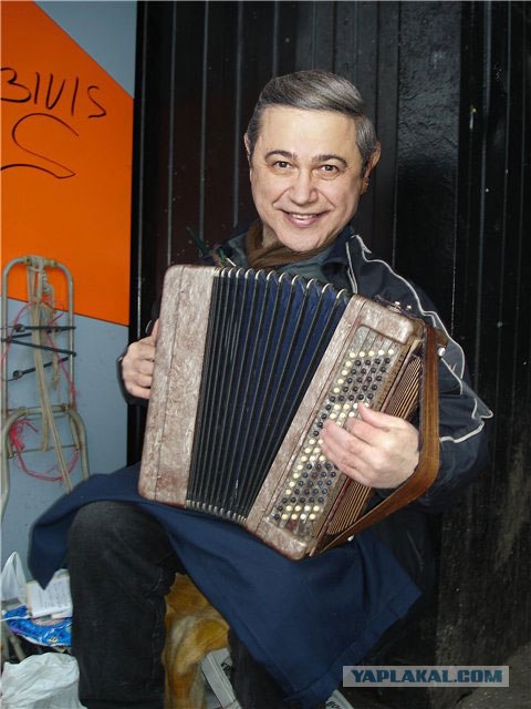 Необычные подарки известным людям