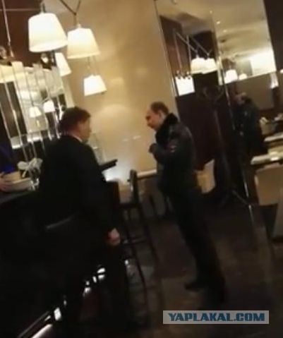 Чиновника не выпустили покурить и что из этого вышло