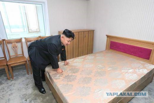 Самый главный ревизор: Ким Чен Ын инспектирует товары и объекты
