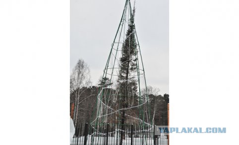 Рейтинг «самых ужасных» рождественских ёлок