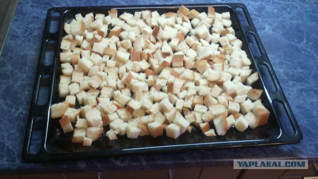 Суп-пюре картофельный с гренками.