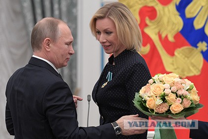Путин извинился перед президентом Сербии за пост Захаровой с кадром из «Основного инстинкта»