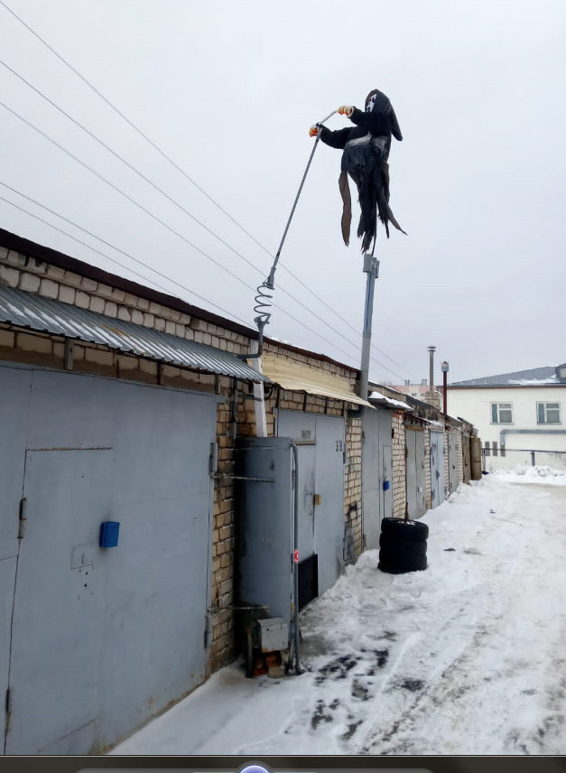 А у нас во дворе есть девчонка одна...