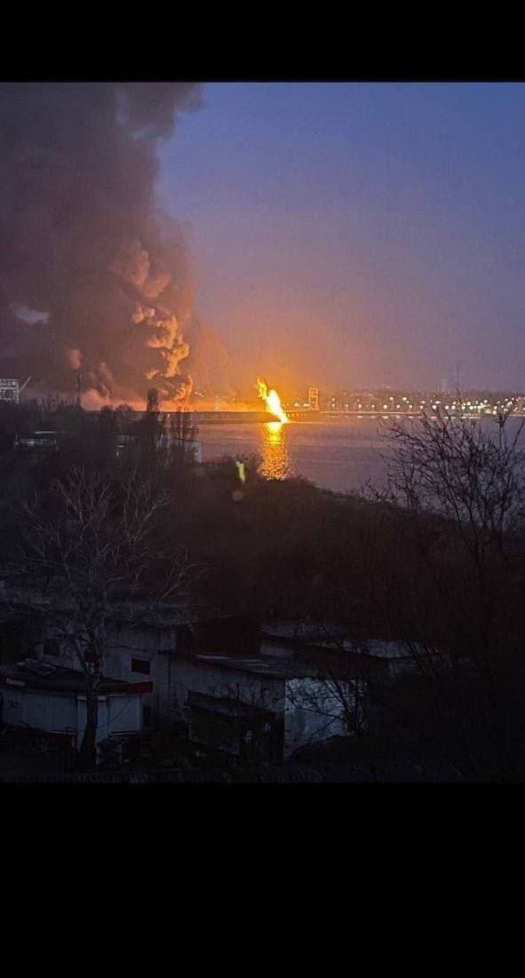 Горит ДнепроГЭС