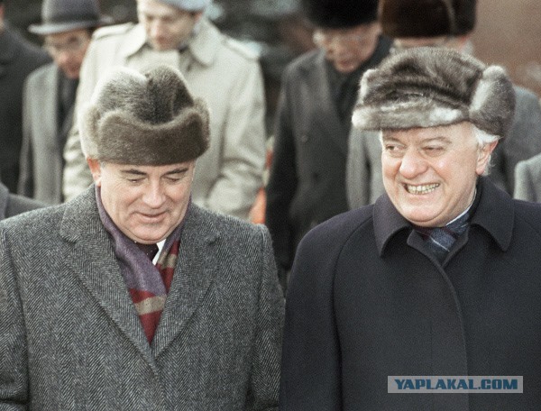 Горбачёв. Соратники и подельники. Как продавали СССР.