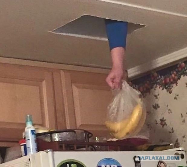 Эмма Уотсон берёт за щеку