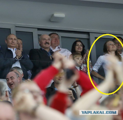 Кто эта девушка рядом с Путиным?