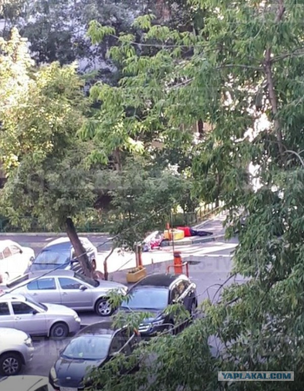 На севере Москвы совершено двойное убийство. Было слышно как минимум четыре выстрела