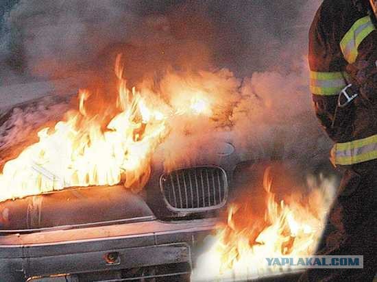 Порезали автохама на БМВ на езду по тротуару
