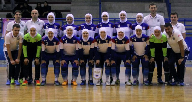 Женская сборная России по мини-футболу провела матч в хиджабах
