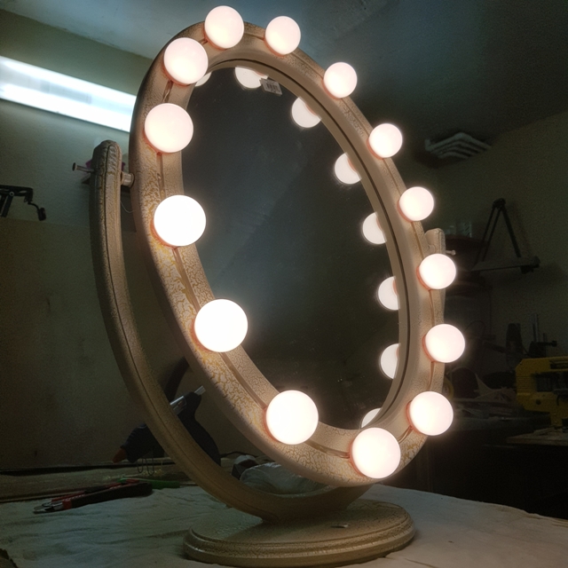 Самодельное зеркало с подсветкой
