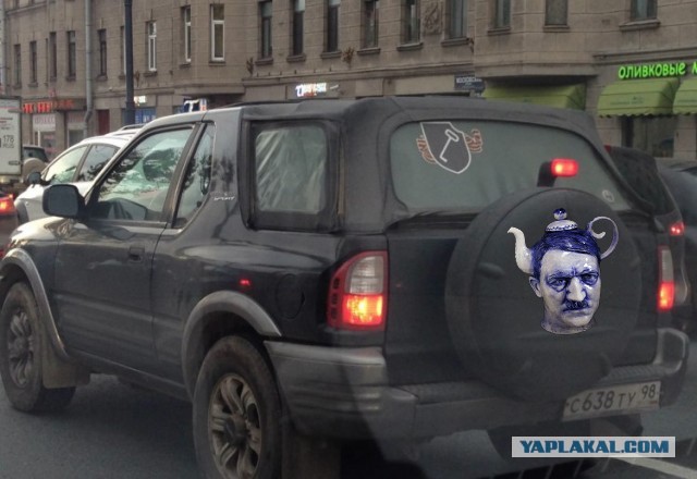 А как же запрет на фашистскую символику?